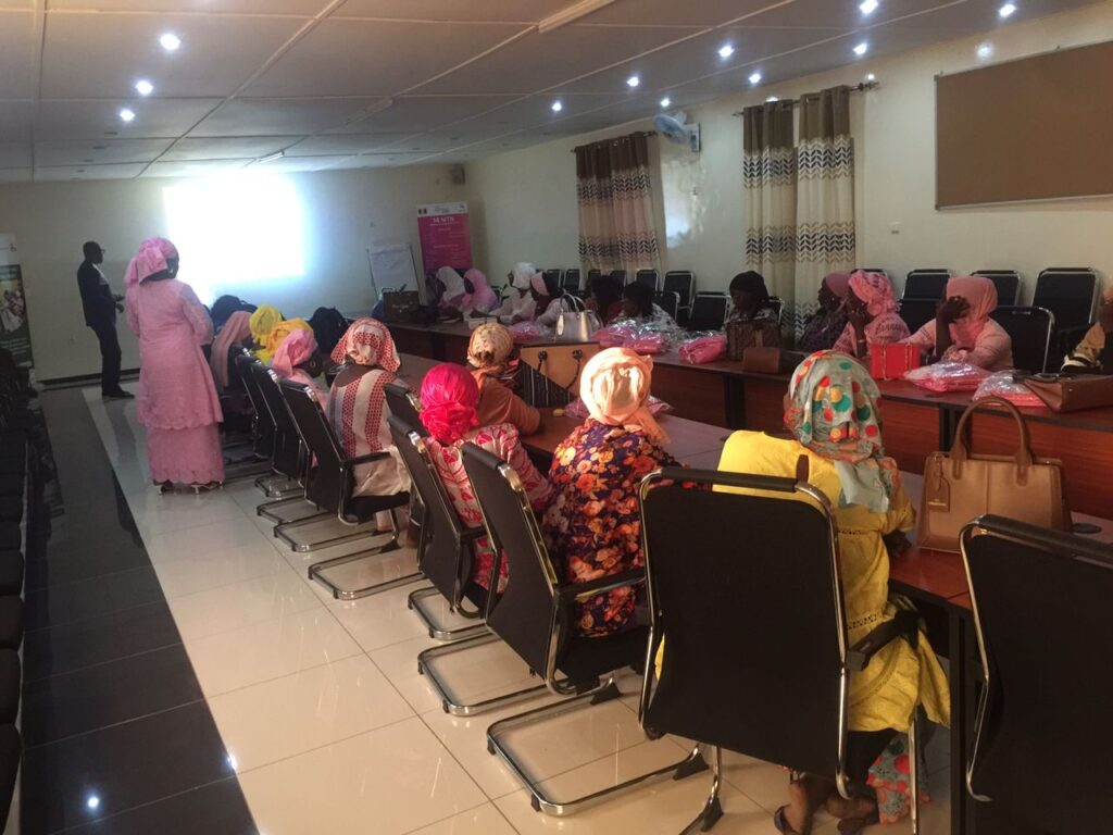 Lancement octobre rose avec amicale des sages-femmes de Mbour -img6